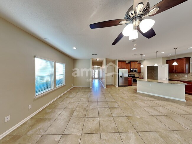 Photo - 332 Silver Glen Ave