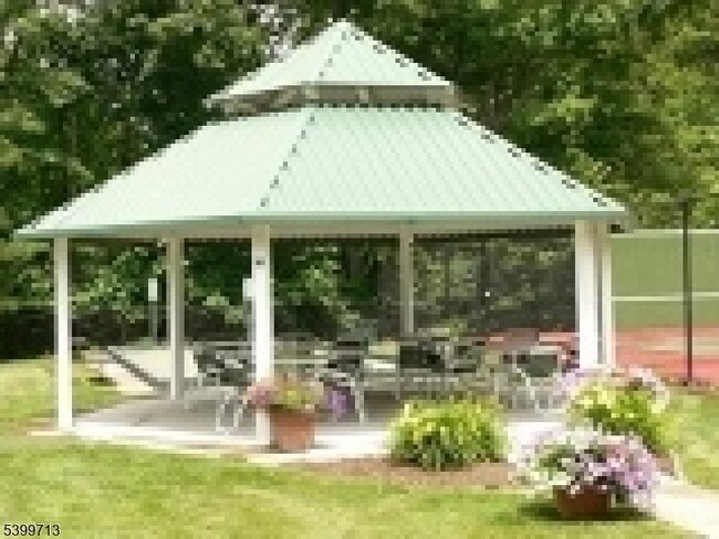 Building Photo - 5222 Richmond Rd Unit 22