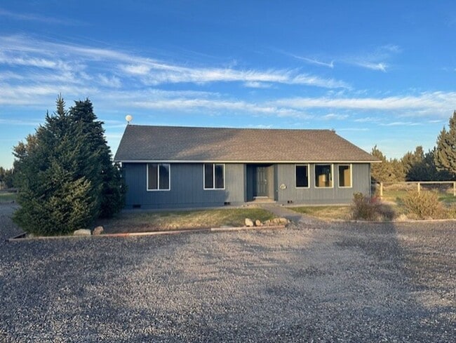 Amazing sunsets just minutes from Bend/Sis... - Amazing sunsets just minutes from Bend/Sis... House