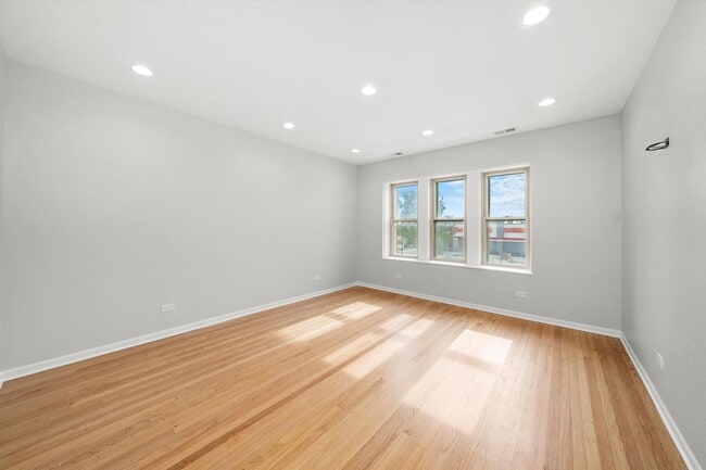 Photo - 5030 S Archer Ave Unit 2nd floor