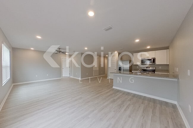 Photo - 241 Monarch Ln