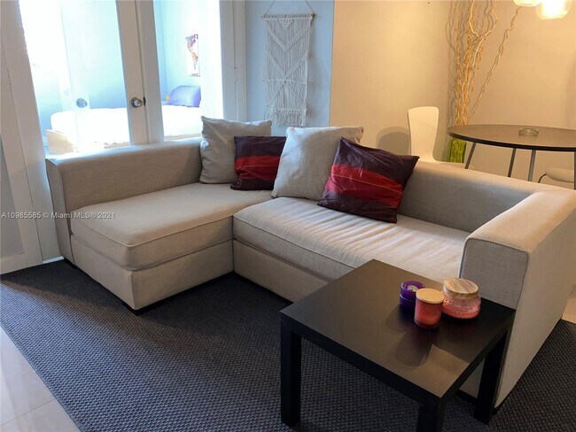 Photo - 921 Jefferson Ave Unit 3B