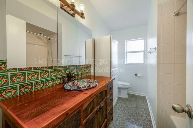 Photo - 2743 Sanbina St