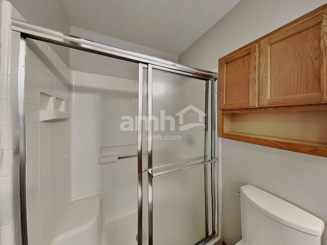 Photo - 686 Hannah Pl