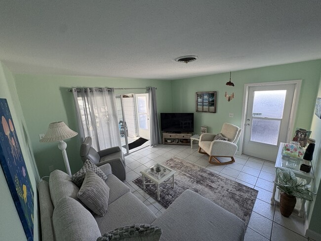 Photo - 1205 Tarpon Center Dr