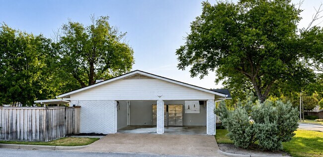 Photo - 1515 W 19th St