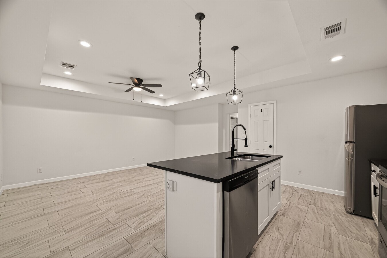 Photo - 4302 Hirsch Rd
