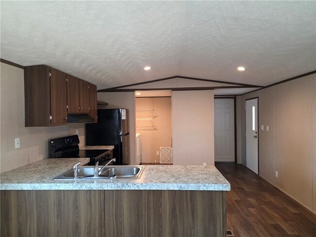 1775 Sea Creek Dr