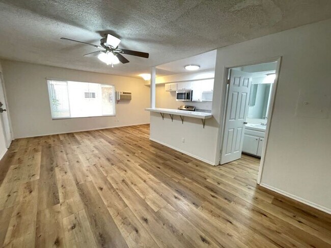 Photo - 5708 Tujunga Ave
