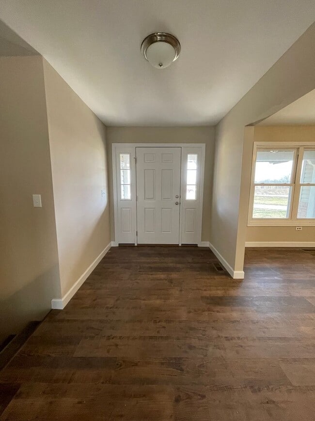 Photo - FOR RENT! 6 Bedroom 3 Bathroom in Moscow Mills, MO!