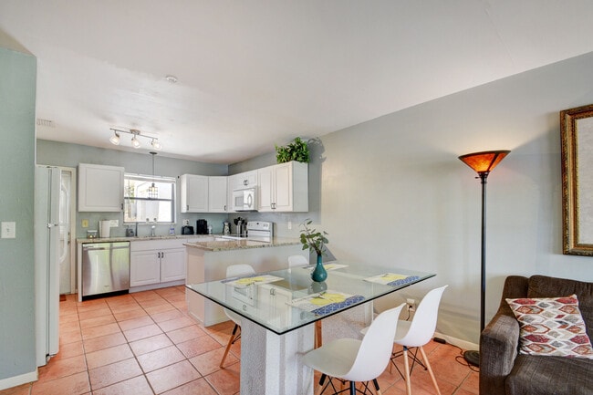 Photo - 103 SW 10th Ave