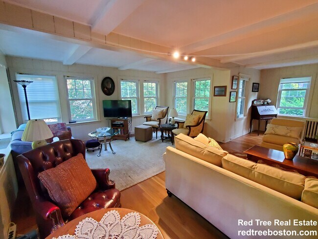 Photo - 58 Longfellow Rd House