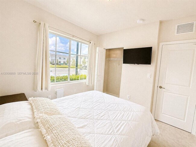 Photo - 1041 NW 5th St