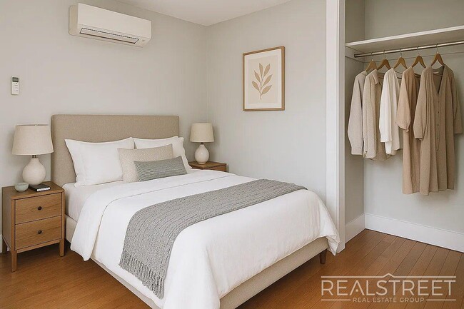 Photo - Pacific Street