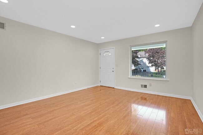 Photo - 519 Carmine Ave