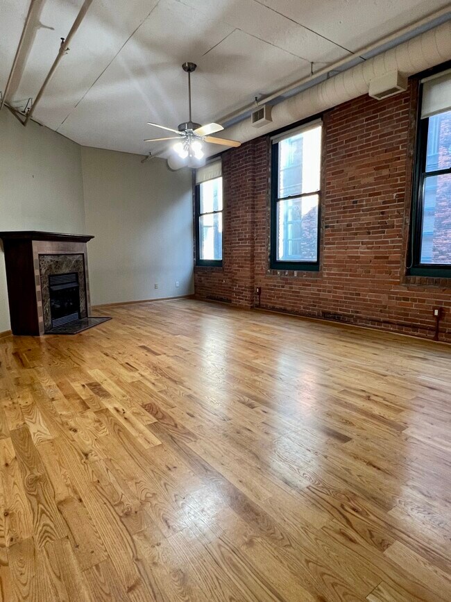 Photo - 635 W Lakeside Ave Unidad 503