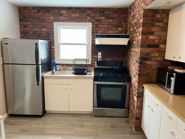 Photo - 933 Lafayette Ave Ext