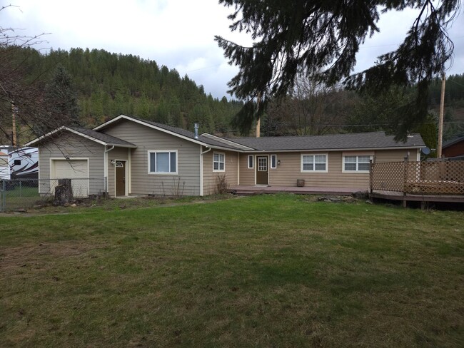 3 Bedroom 2 Bath - 3 Bedroom 2 Bath House