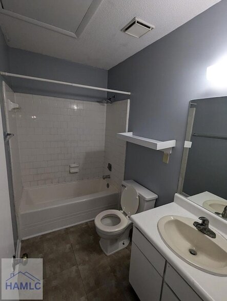 Photo - 727 S Main St