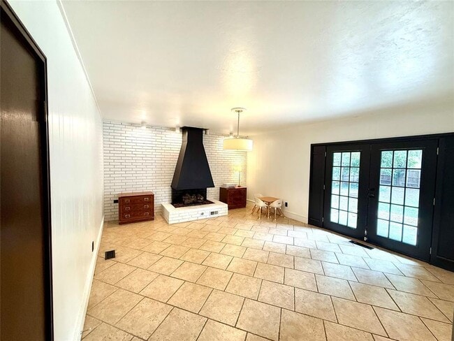 Photo - 8809 N Kensington Rd