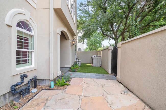 Photo - 5507 Val Verde St