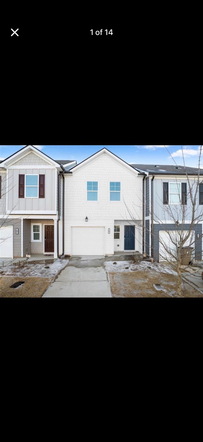 Building Photo - 76 Regent Park