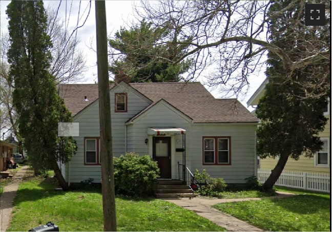 Building Photo - 2111 19th Ave