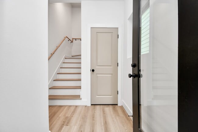 Photo - 2335 Eagle St