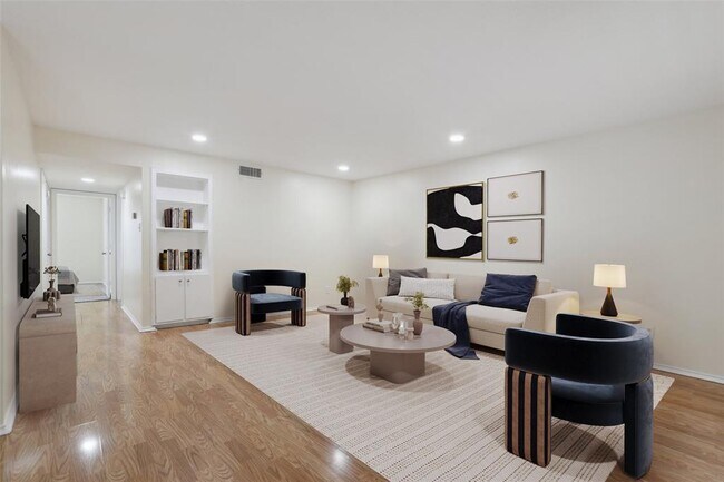 Photo - 2401 Leon St Unit 210