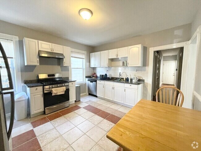 Building Photo - 9 Taft St Unit 2 Rental
