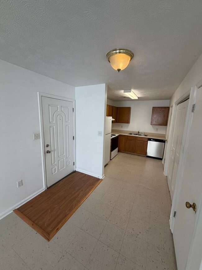 Photo - 181-187 Anglea Cir. Unit 185 Ang
