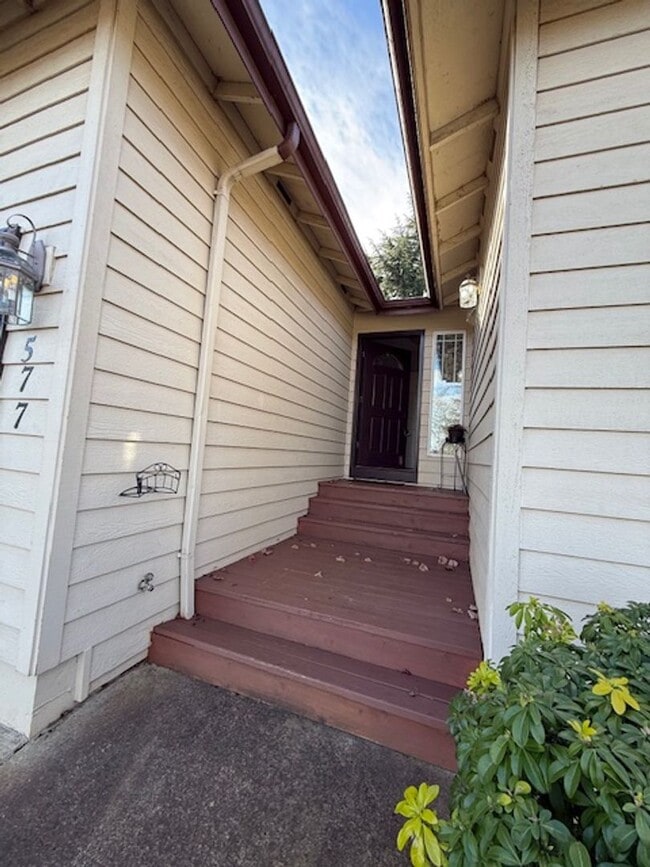 Photo - 577 Sunwood Dr NW