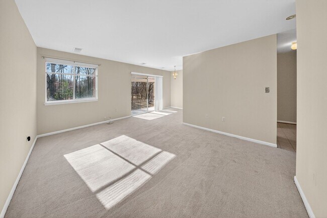 Photo - 3364 Hewitt Ave