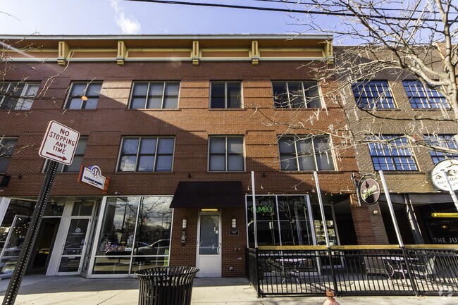 Building Photo - 767 N High St Rental