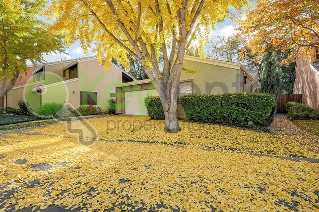 Photo - 2692 Bradford Way