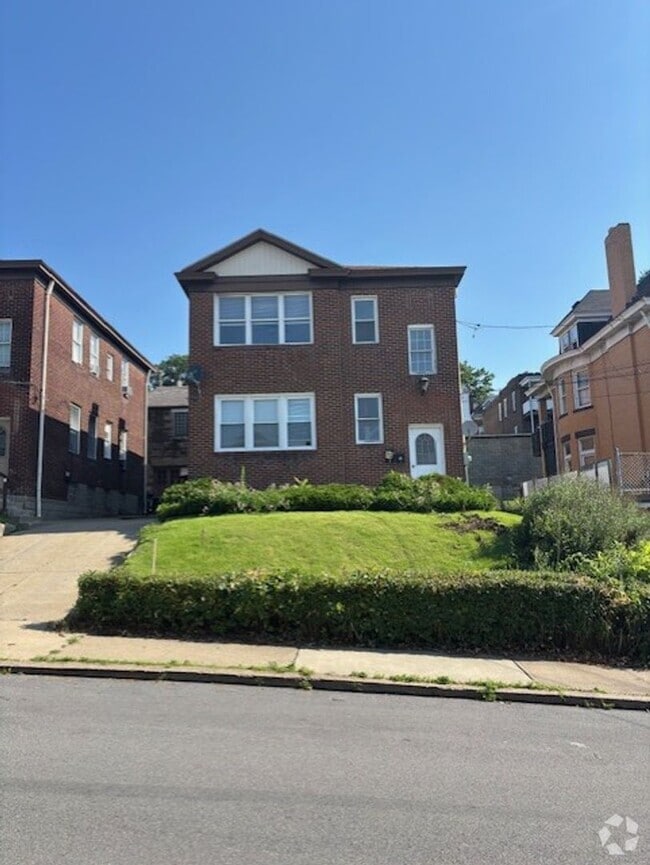 Building Photo - 2709 Pyramid Ave Unit #2 Rental
