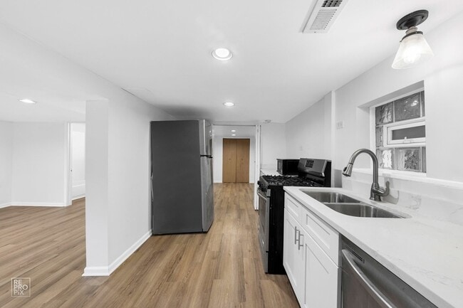 Photo - 3414 N Damen Ave Unidad BSMT