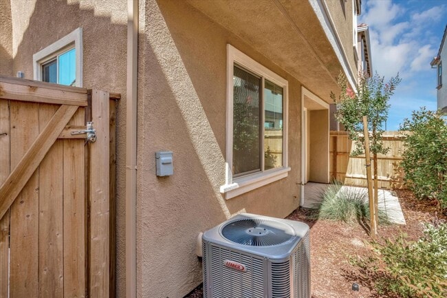 Photo - 10466 Oboe Way House