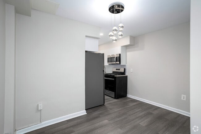 1BR, 1BA - 600-650SF - Dining Room - Glendale House