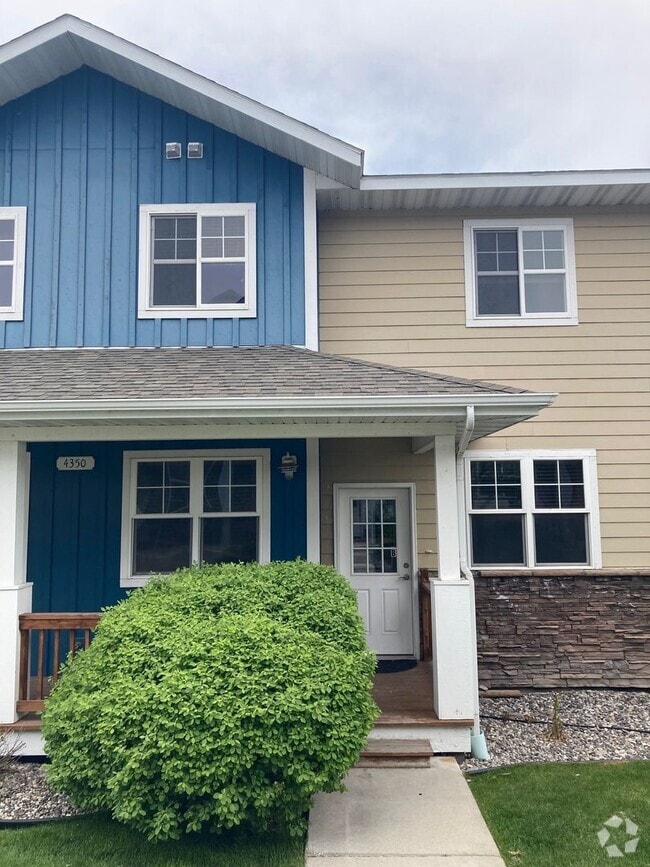Building Photo - Charming 3 Bedroom 2.5 Bathroom Home