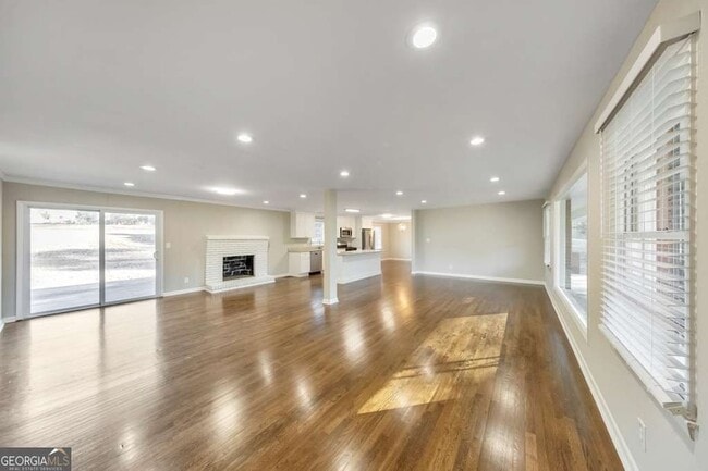 Photo - 909 Rosedale Dr