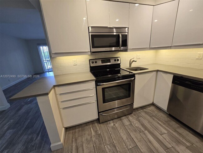 470 NW 20th St