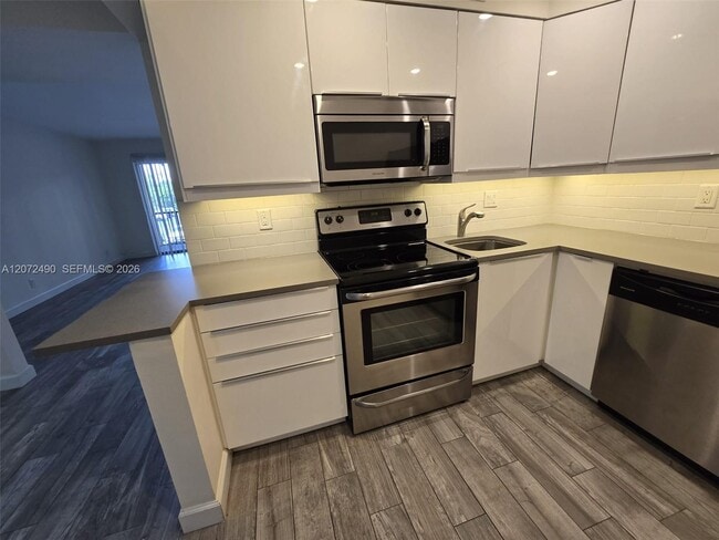 Photo - 470 NW 20th St Unit 201