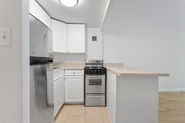 Building Photo - 0 bedroom in New York NY 10010 Unit 3K Rental