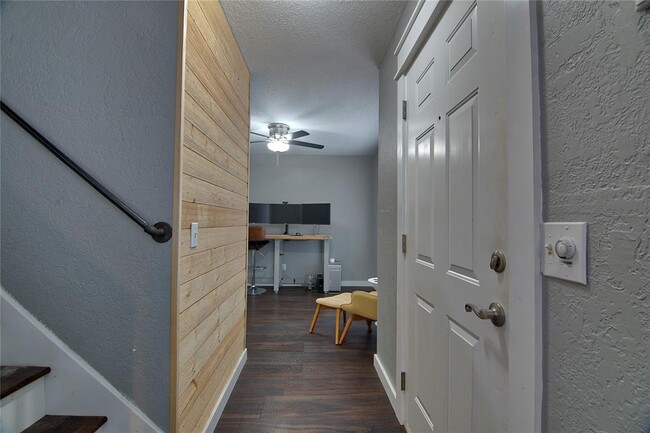 Photo - 2924 Canyon Oaks Ct