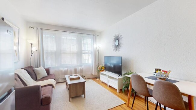 Building Photo - 1 bedroom in Brighton MA 02135 Unit 43 Rental