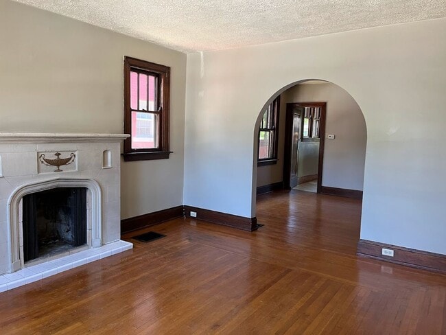 Photo - 2021 Scott St Unit 2021 Scott Blvd. Apt.1