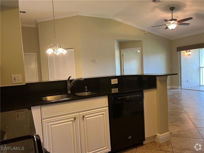 Building Photo - 8285 Ibis Club Dr Unit 806 Rental