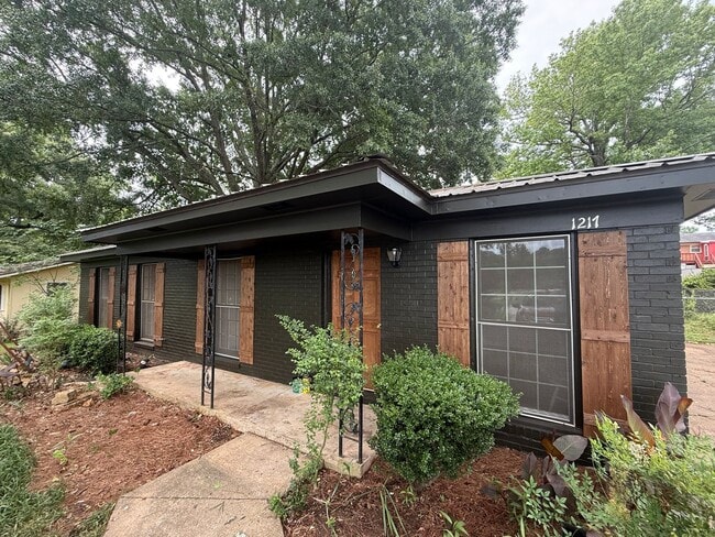 Building Photo - 1217 Frederick Rd