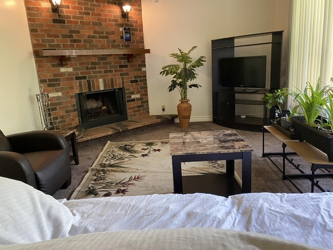 Photo - 232 Frontenac Dr